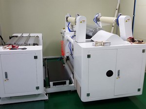 Автоматический контроль кромки края с помощью фотоэлектрического датчика