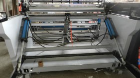 Секция намотки с гидравлическим подъемником для разгрузки рулонов