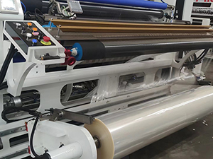 Гидравлический подъемный механизм для автоматической загрузки материала