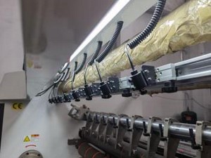 Система позиционирования картонных сердечников с помощью лазерных проекторов