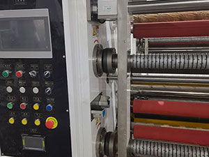 Автоматическое устройство для выталкивания готового рулона (по желанию)