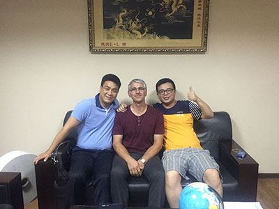 Клиент из Франции приобрел станок для резки больших рулонных материалов ZTM-F в  2018 году.